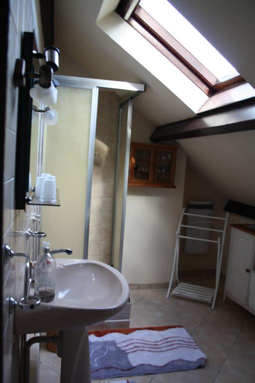 Chambre D'Hotes Les Chenes Chaptelat Rum bild